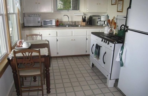 Chamberlain Cottage | Charming Woodsy Cottage - Ocean View with Monhegan Island