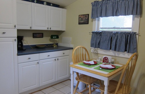 Middleburg Cottage | Charming Writer's Cottage in the Heart of Middleburg