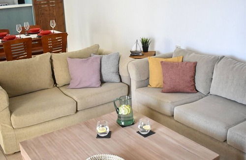 Mires House | Charmy House in Mires, Family property. Parking, Terrace, Fireplace