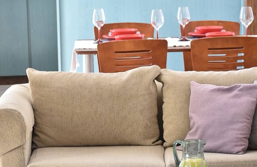 Mires House | Charmy House in Mires, Family property. Parking, Terrace, Fireplace