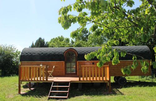 Saint-Andre-sur-Sevre House | Charoul'Hôtes Gîtes et roulotte insolite