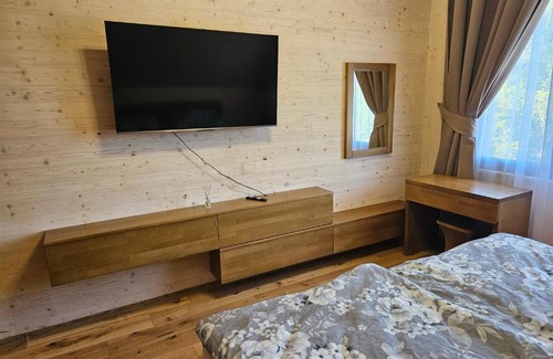 Liptovsky Mikulas Ski Chalet | Chata Paja