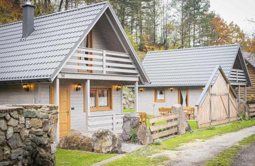 Uhrovske Podhradie Cabin | Chata pod hradom 2