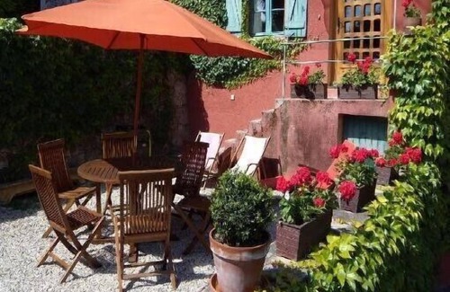 Brullioles Cottage | Château de Charfetain farm in the heart of the Monts du Lyonnais