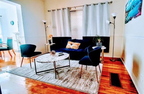 Woodlawn House | Chateau de Woodlawn - Room I - La Tour Eiffel