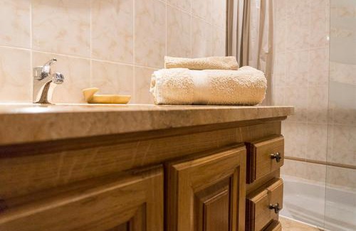 Cardan Bed & Breakfast | Chateau Du Payre