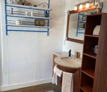 Plomb Bed & Breakfast | Chateau La Rametiere