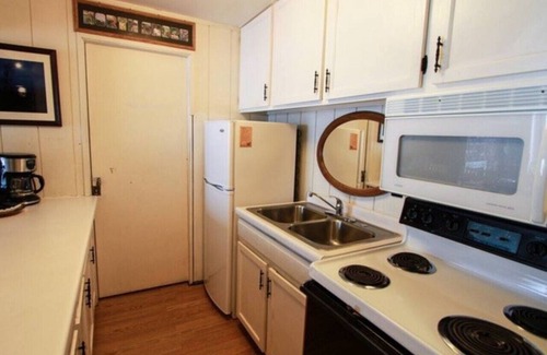 Tofte Condo | Chateau LeVeaux Unit 10