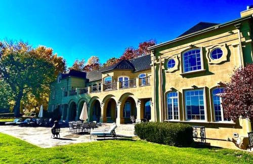 Middle Hope Villa | Chateau Montreau on Hudson