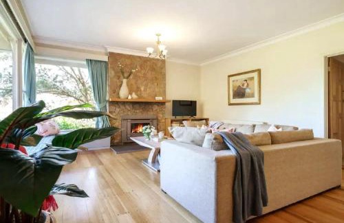 Balnarring House | Chatsworth House and Cottage by Ready Set Stay