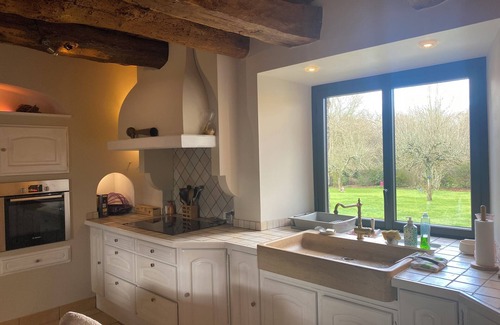 Grand-Champ Cottage | CHAUMIERE LONGERE EN PIERRES 8 PERS - 10 MN VANNES, 20 MN GOLFE DU MORBIHAN