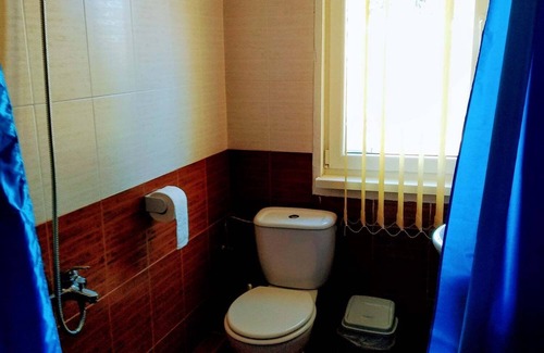 Vitosha District Apartment | Cheerful 7 bedroomed floor, own kitchen and Bathroom