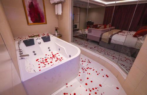 Unaizah Hotel | Cheerful