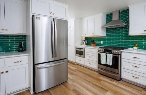 Ashwaubenon House | Cheese Head Hideaway by Simple Life Rentals