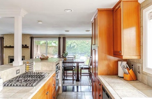 Education Hill House | Chef's kitchen m/s from Downtown/Microsoft/Marymoor