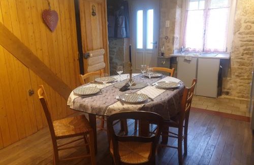 Humes House | Chez Émile maison d'hotes 2 chambres avec jardin privé