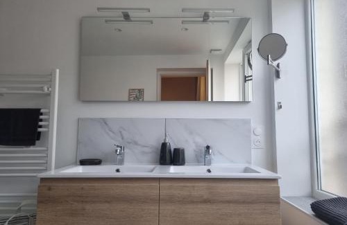 Saint-Amand-les-Eaux Apartment | Chez Clement et Mathilde - T2 hyper centre tout équipé