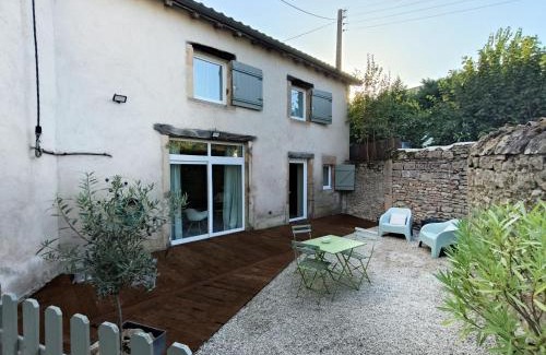 Flace Apartment | Chez Emma et Louise - Maison individuelle avec stationnement gratuit