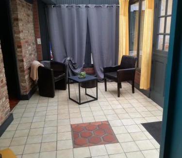 Arrest House | Chez kathie