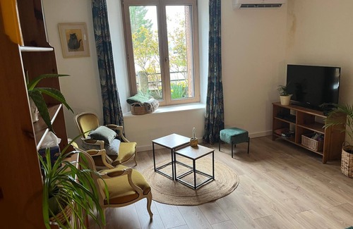 Merey-sous-Montrond Apartment | Chez la Georgette - Appartement Cosy
