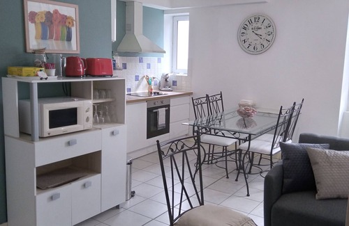 Perigueux House | Chez Lucia air-conditioned apartment