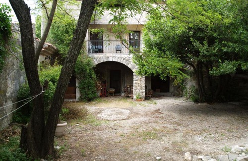 Brujas House | Chez Marcel