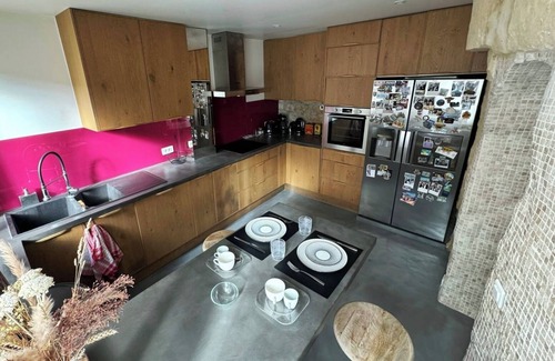 Les Patis House | Chez Millouz - Semi-troglodyte triplex