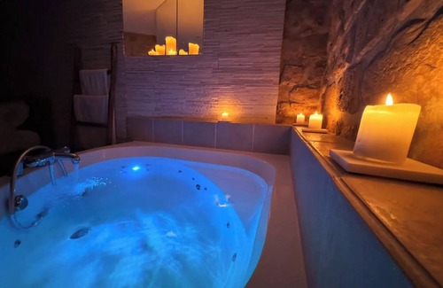 Les Patis House | Chez Millouz - Semi-troglodyte triplex