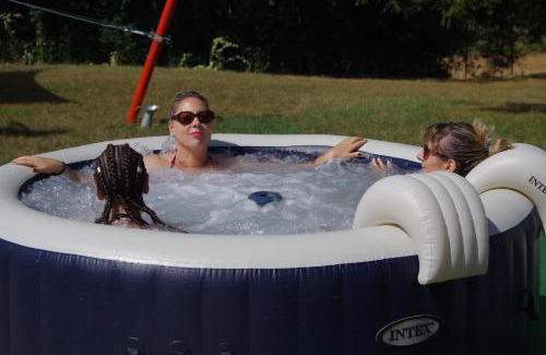 Caillavet Other | CHEZ MITCH EN CAMPING CAR et grand espace extérieur