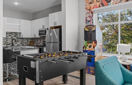 South Nashville Apartment | Chic 1BR Near Honky Tonks - Free Wifi Included!