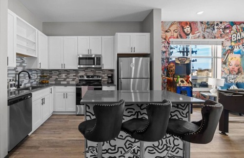 South Nashville Apartment | Chic 1BR Near Honky Tonks - Free Wifi Included!