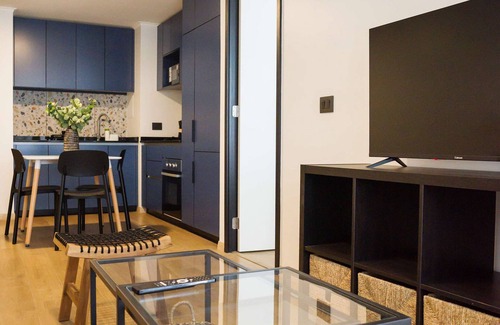 Apoquindo Apartment | Chic 1BR Oasis for 3 in Bustling Las Condes