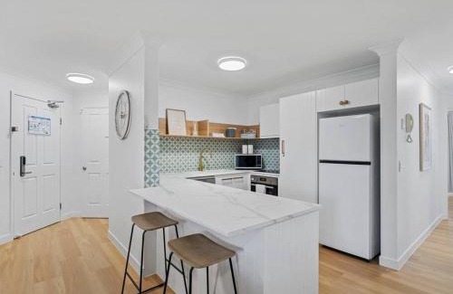 Mermaid Beach Apartment | Chic 2BR Oasis Turtle Beach Resort Gold Coast