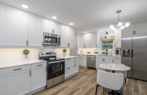 Jefferson City House | Chic 4-BDR 3 BA Home in Safe, Desired Neighborhood 5 Min from State Capitol.