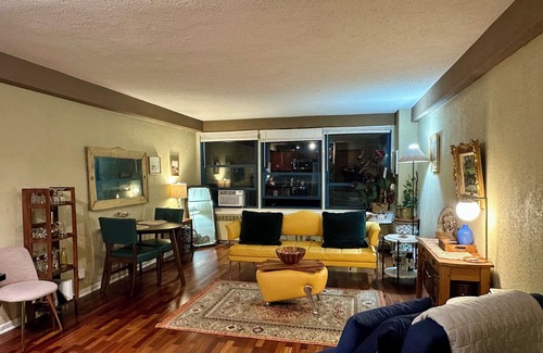 Uptown Apartment | Chic apartment in marvelous Chicago with WiFi, AC
