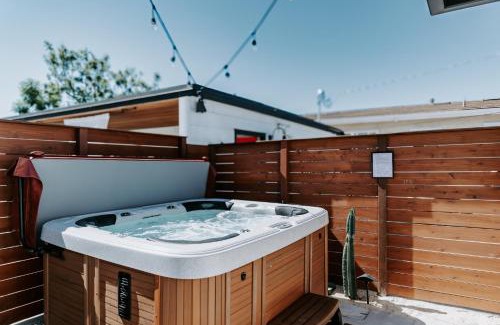 La Mesa House | Chic Casita w BBQ, Patio, Backyard - 4 min to SDSU, 15 mins to beach, Unit B