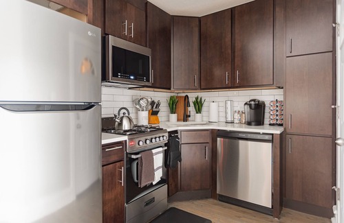 Chicago Apartment | Chic|Comfy|Renovated1Bd1Ba Perfect for Couples