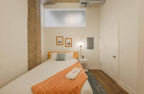 Near South Side Apartment | Chic Cozy 2BR Apartment Near McCormick, Place Museum Campus and Soldier Field