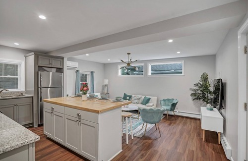 Greenwood Lake House | Chic, Cozy, Newly-Remodeled Cottage with Deck