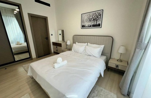 Jumeirah Village Circle Apartment | Chic Jvc 1br Balcony, Pool And Parking