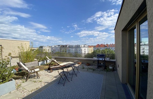 Gesundbrunnen Apartment | Chic Loft in Prenzlauer Berg 1 min from Mauer Park