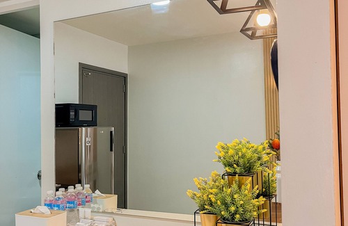 Puerto Princesa City Centre Apartment | Chic Ruby Studio: Balcony, Private Pool, Gym Access