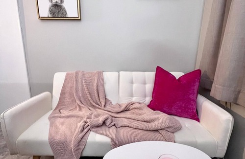 Sutton Place Apartment | Chic studio in vibrant New York