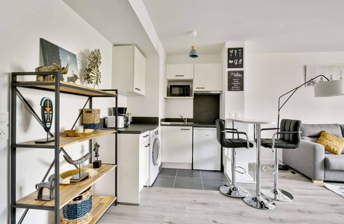 Bezons Apartment | Chic studio near Paris - La Defense