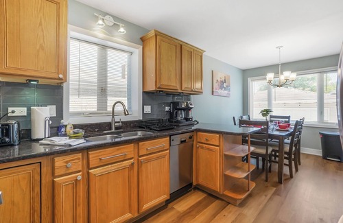 Stickney House | Chicago FHS Rental - Berwyn Ave
