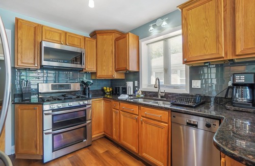 Stickney House | Chicago FHS Rental - Berwyn Ave