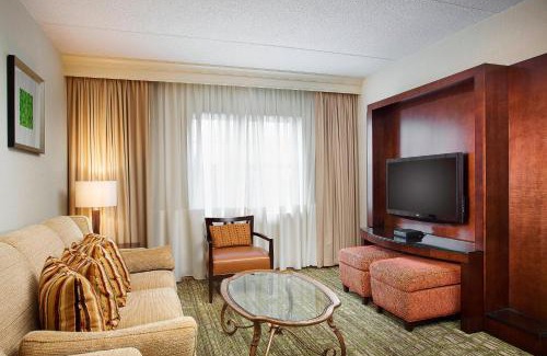 Bedford Park Hotel | Chicago Marriott Midway