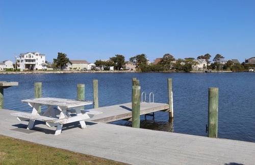 Nags Head Apartment | Chickadee Cove 1 Queen Regular at Fin N Feather
