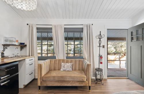 Allenspark Apartment | Chief's Head Peak