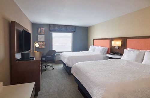 Smithfield Hotel | Chill by the Pool | Stay Near Bryant + Casino | 4 Pet-Friendly Units